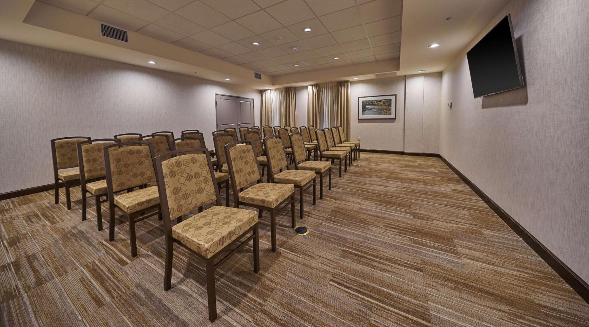 Hampton Inn & Suites Роузберг Экстерьер фото