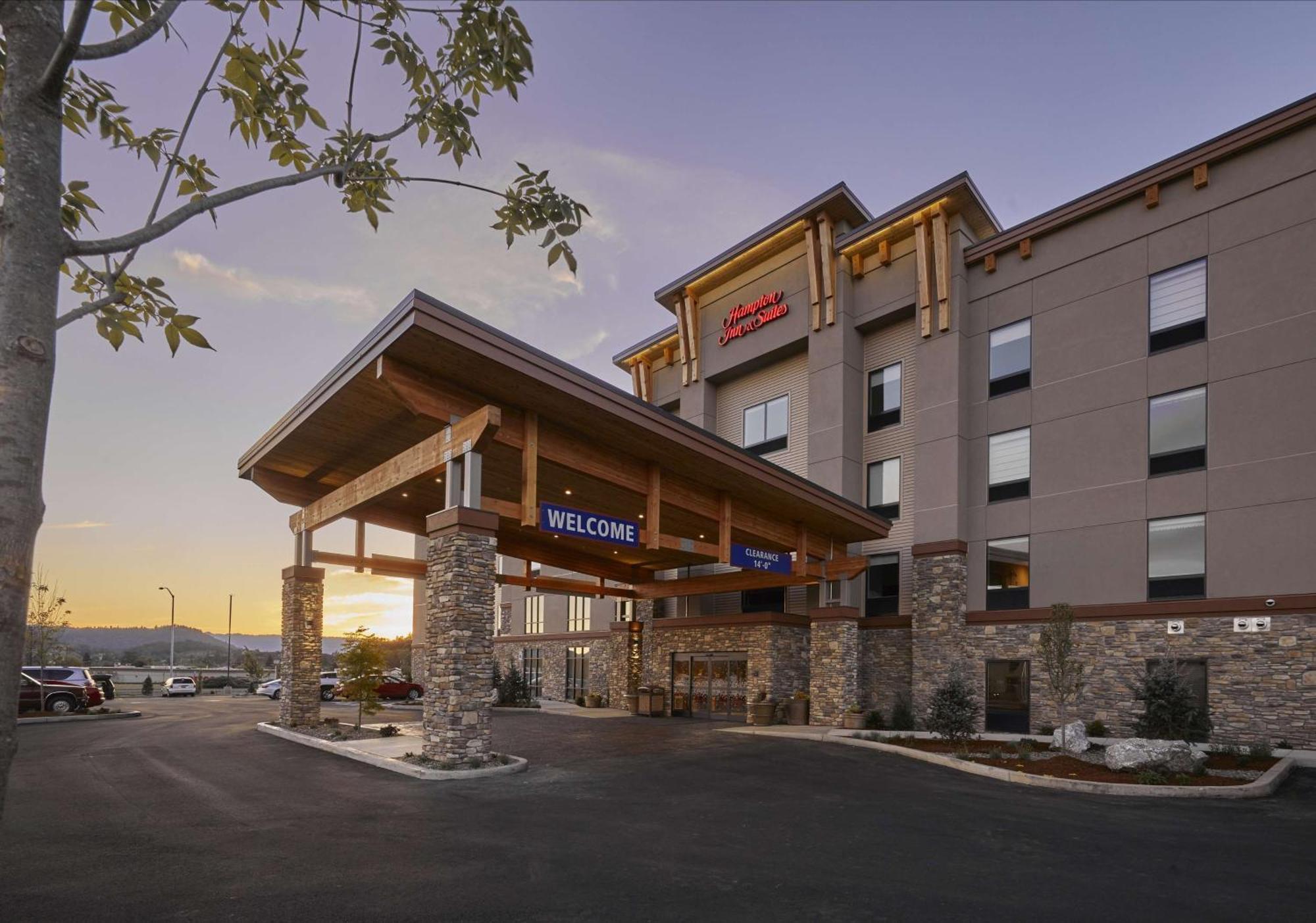 Hampton Inn & Suites Роузберг Экстерьер фото