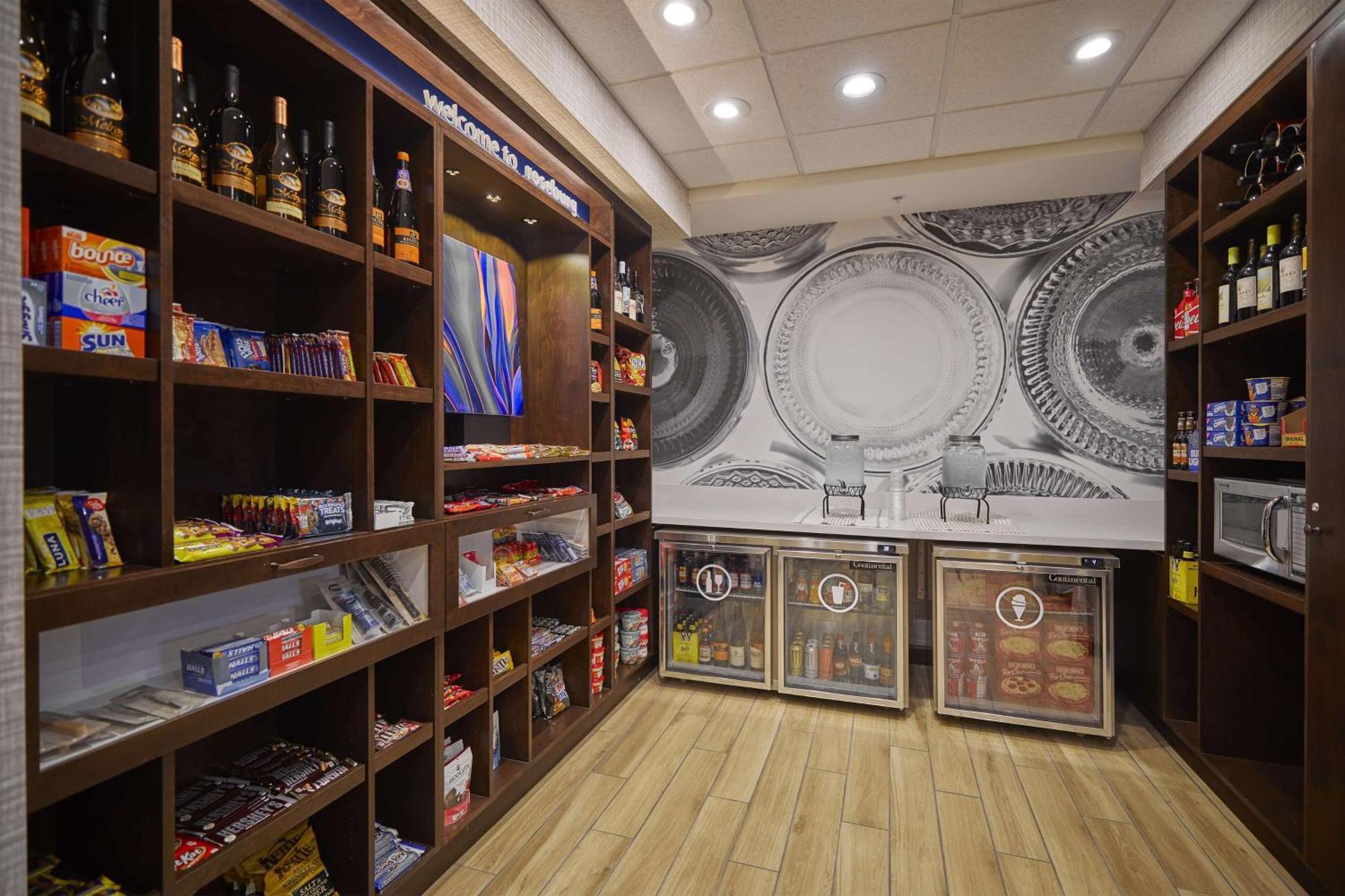 Hampton Inn & Suites Роузберг Экстерьер фото